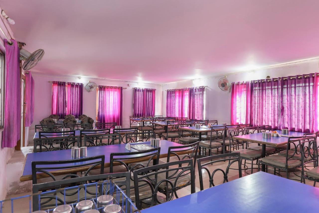 SPOT ON 66822 Hotel Shyam Inn Halol Bagian luar foto