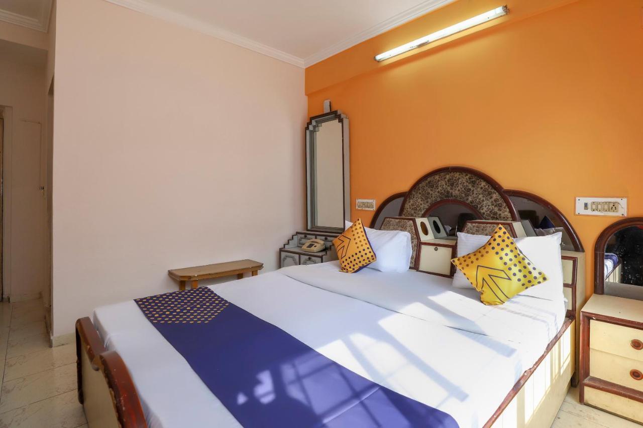 SPOT ON 66822 Hotel Shyam Inn Halol Bagian luar foto