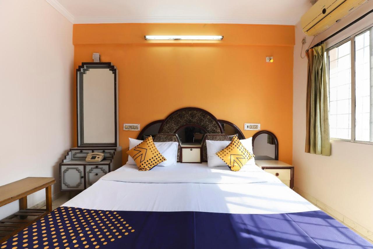 SPOT ON 66822 Hotel Shyam Inn Halol Bagian luar foto