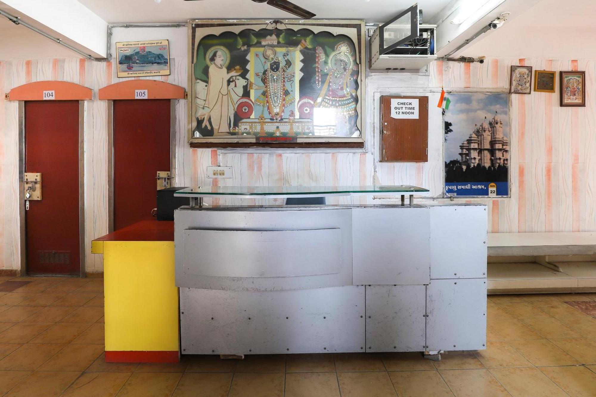 SPOT ON 66822 Hotel Shyam Inn Halol Bagian luar foto